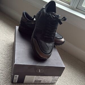 Valentino Rockstud Black camo Sneakers. AUTHENTIC